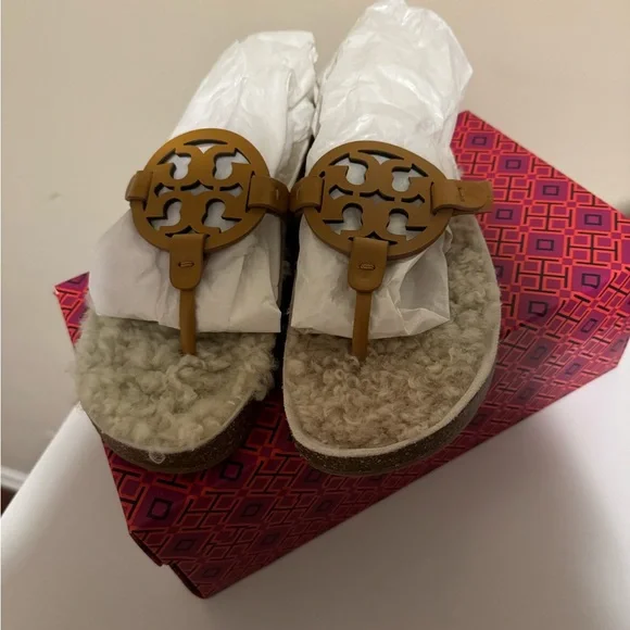 Tory Burch Miller Cloud Shearling Sandal-Sz 9 - Picture 3 of 12